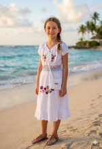 Vestido Niña Bordado con Bolso - Image 3