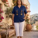 Blusa XL Azul Oscura Bordada Hindú Abierta