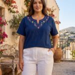 Blusa XL Azul Oscura Bordada Hindú Cerrada